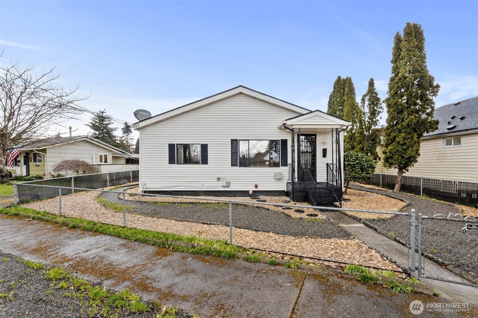 1209 Alexander St, Centralia, WA 98531 - photo 1