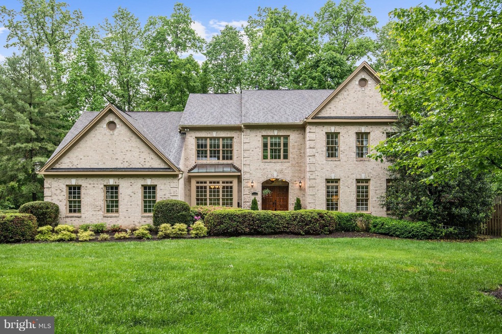 1008 Evonshire Ln, Great Falls, VA 22066 - photo 1