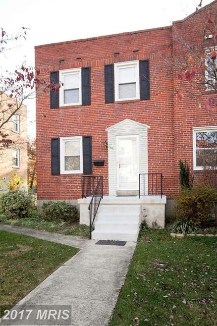 8661 Oak Rd, Parkville, MD 21234 - photo 1