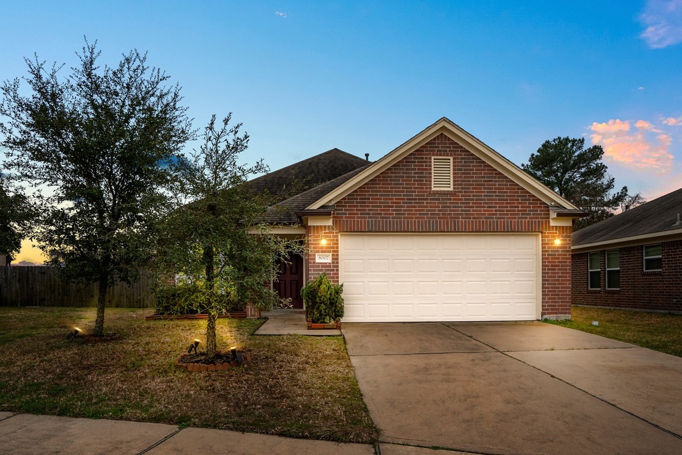 8007 Gray Jay Dr, Houston, TX 77040 - photo 1