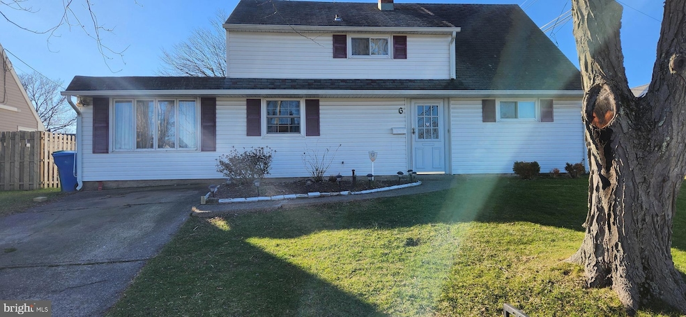 6 Roundabout Ln, Levittown, PA 19055 - photo 1