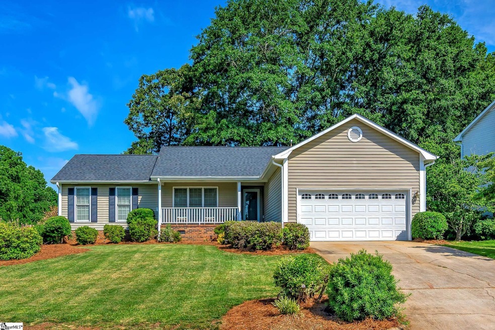 12 Hyde Park Ln, Mauldin, SC 29662 - photo 1