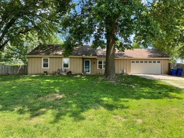 Nice front yard and front of home