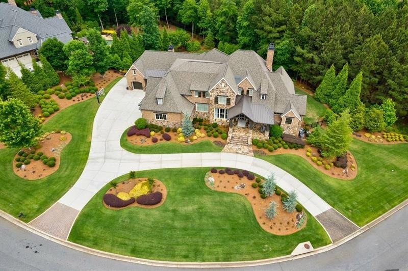 Wow!  Beautiful estate home in prestigious The Riv