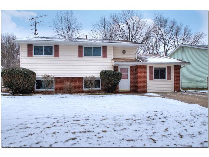 2442 Packard Dr, Lorain, OH 44055 - photo 1