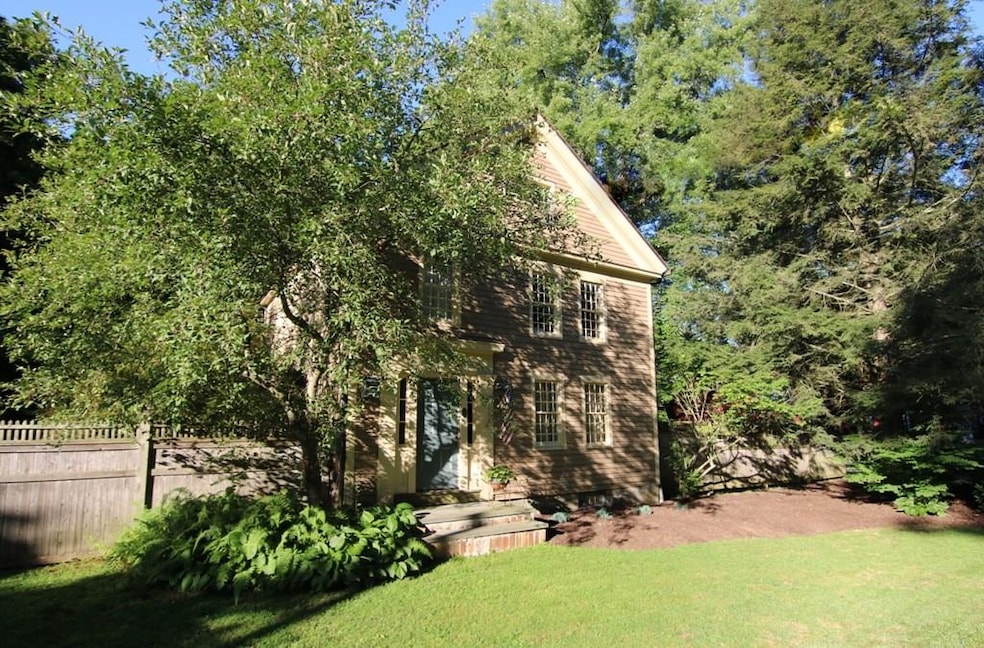 385 Washington Rd, Woodbury, CT 06798 - photo 1