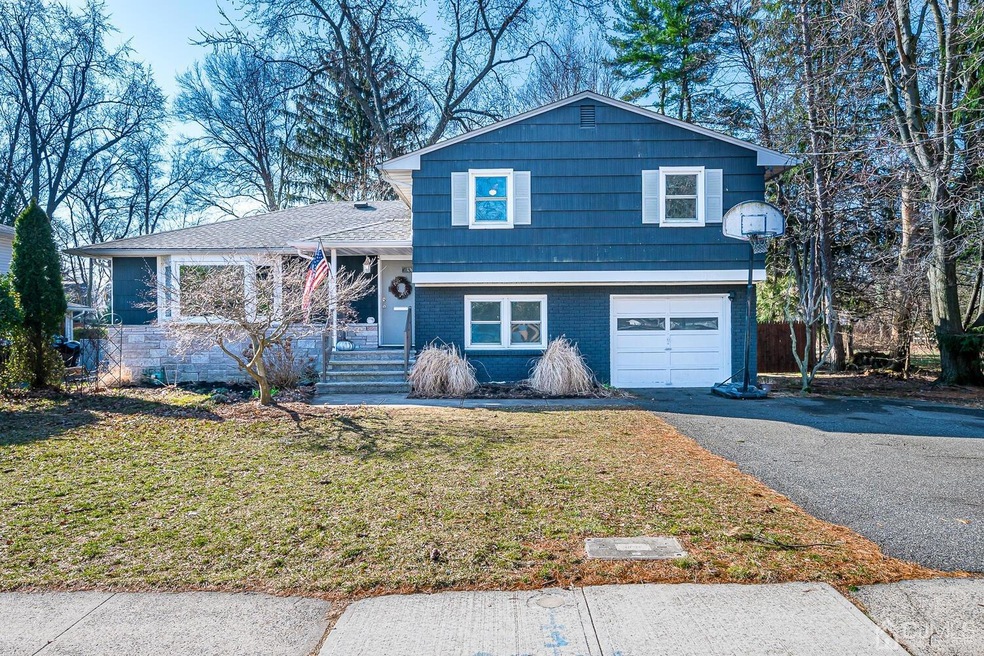 30 Norris Ave, Metuchen, NJ 08840 - photo 1