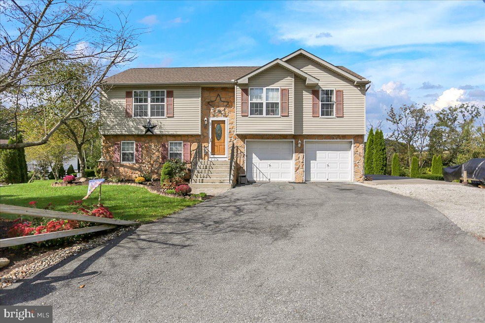 120 Karen Ct, Shoemakersville, PA 19555 - photo 1