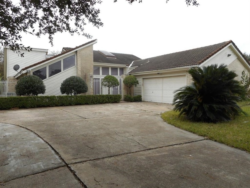 5931 Caruso Forest Dr, Houston, TX 77088 - photo 1