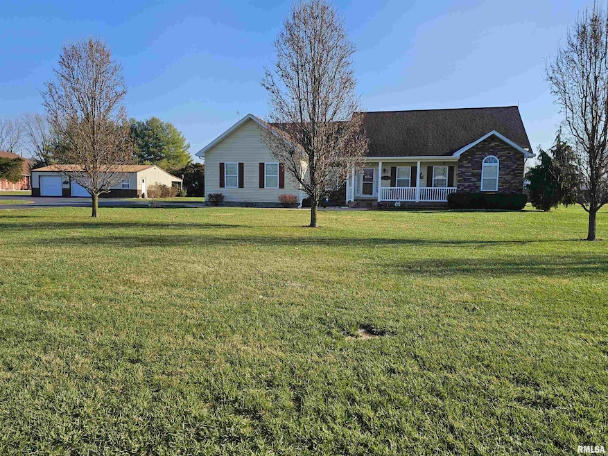 10586 N Spring Garden Ln, Mount Vernon, IL 62864 - photo 1