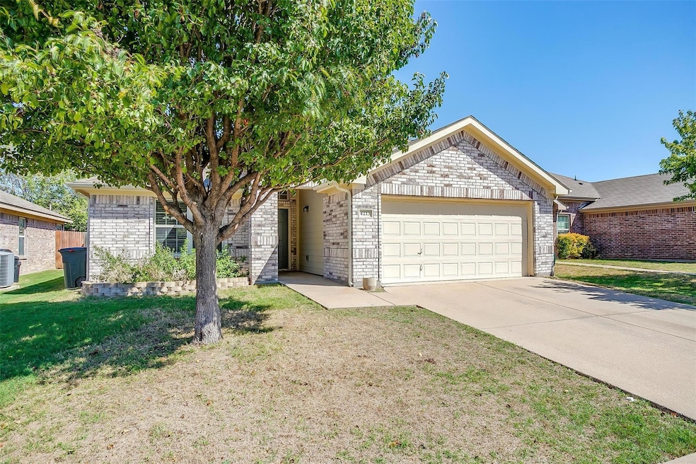 4213 Agate Dr, Granbury, TX 76049 - photo 1