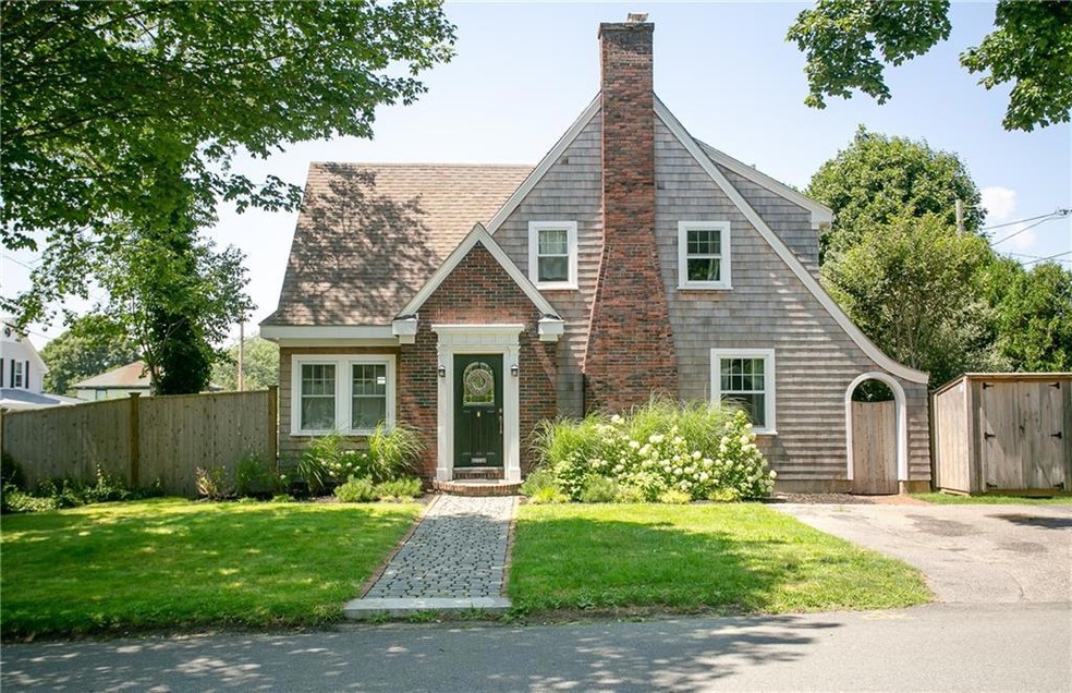 18 Sagamore St, Newport, RI 02840 - photo 1