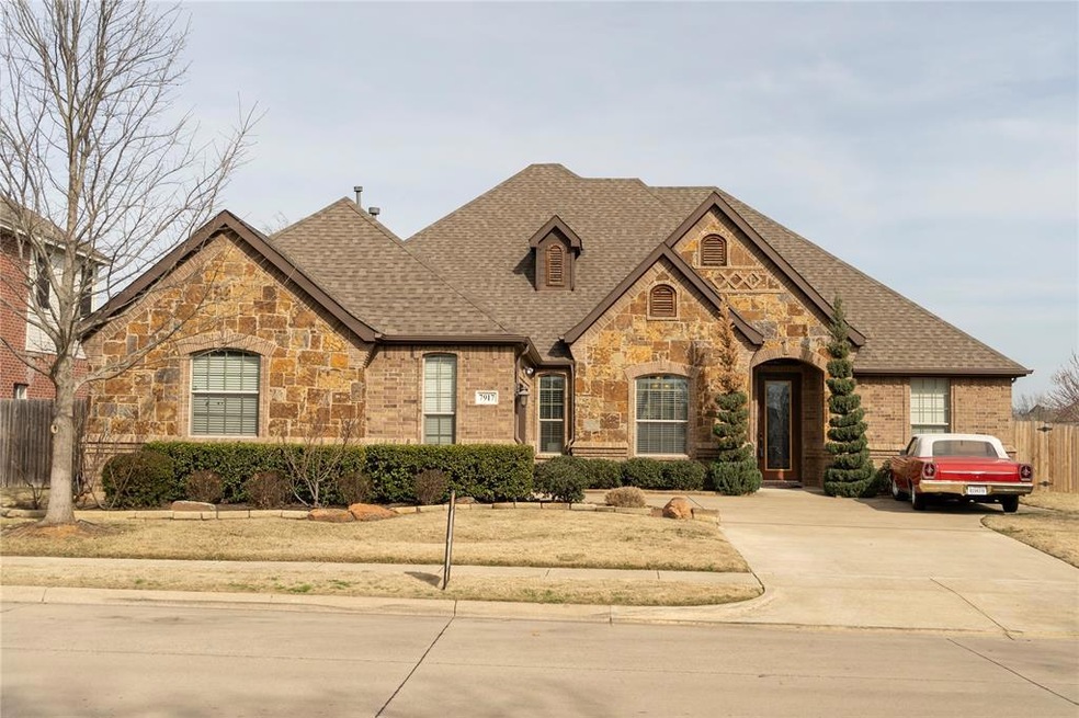 7917 Green Valley Dr, North Richland Hills, TX 76182 - photo 1