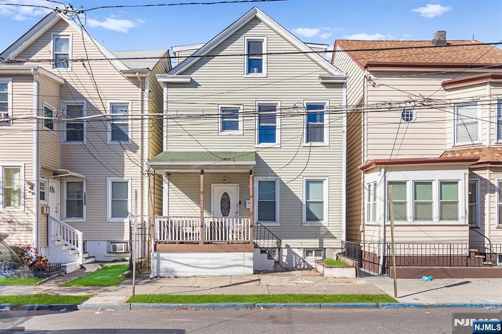 Pending $550,000 • Co-Listing Agent