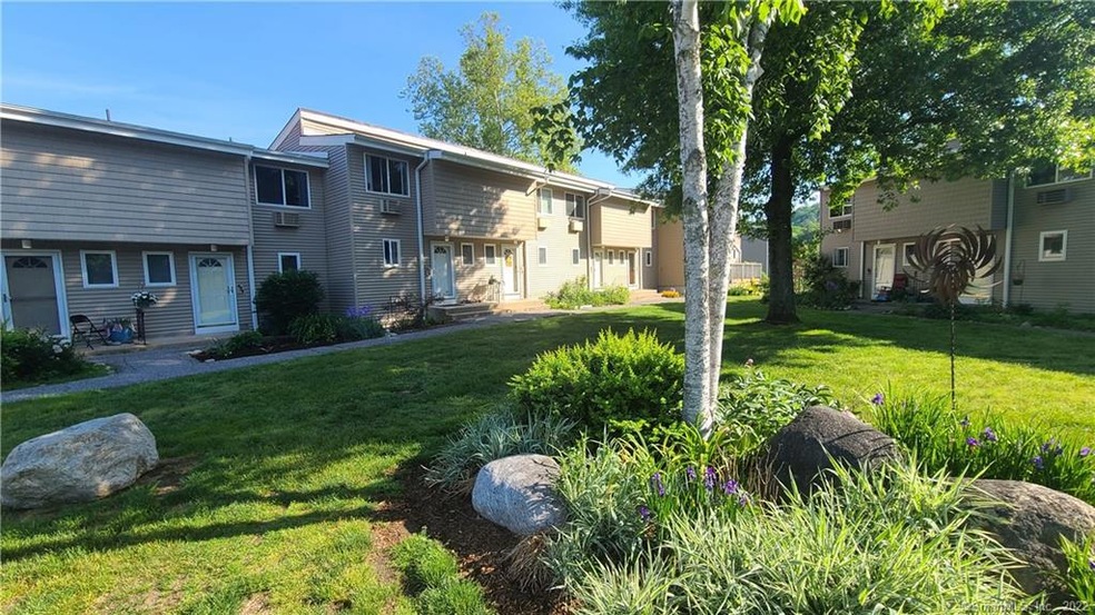 220 Main St unit 6I, New Hartford, CT 06057 - photo 1