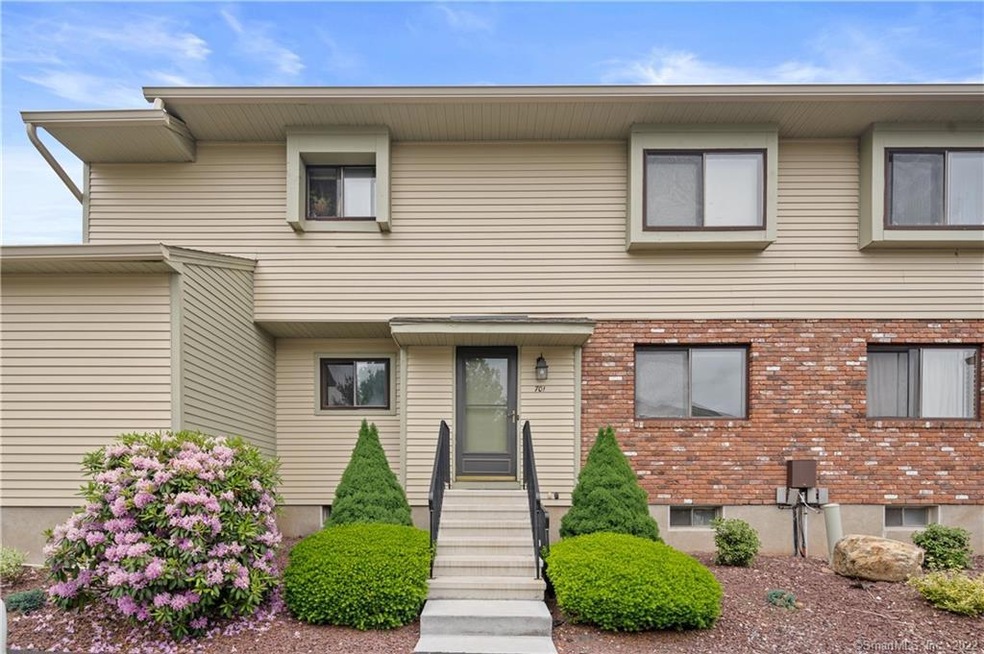 701 Summer Hill Dr unit 701, South Windsor, CT 06074 - photo 1