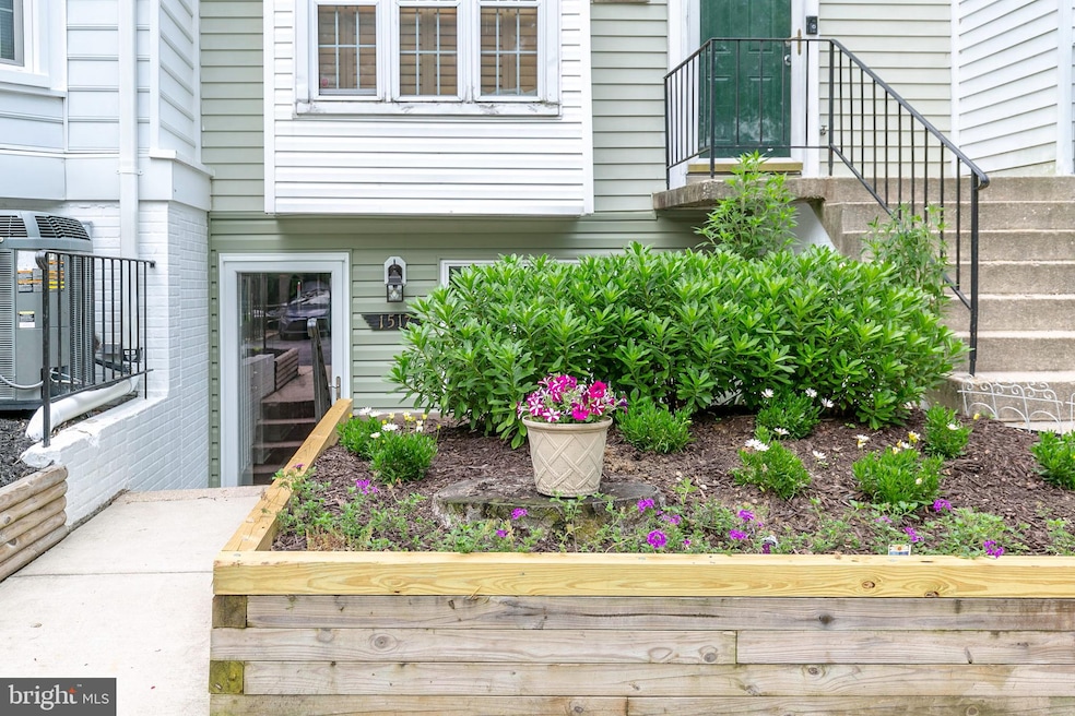 1517 Lowell Ct, Crofton, MD 21114 - photo 1