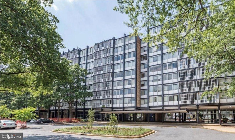 River Park unit N224, Washington, DC 20024 - photo 1