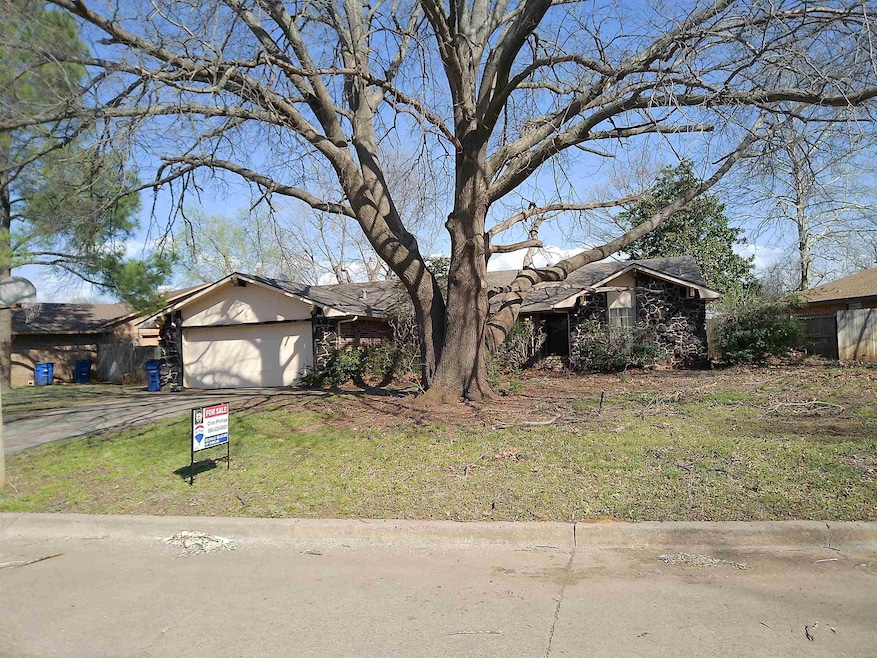 1720 Brookline Dr, Duncan, OK 73533 - photo 1