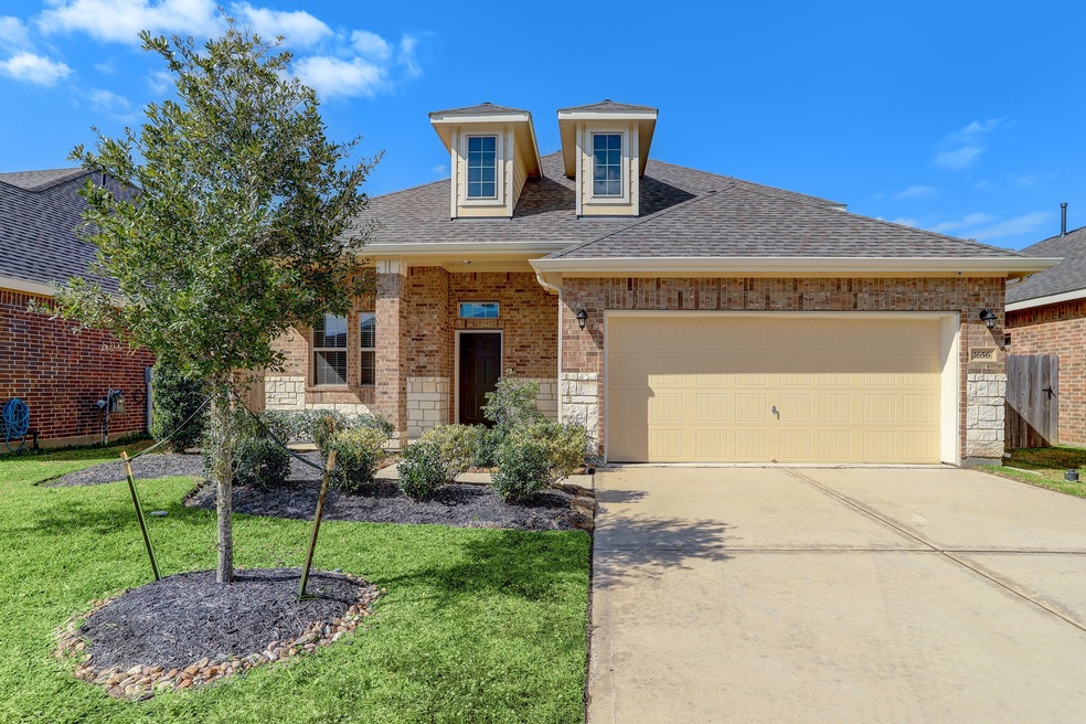 1656 Maggie Trail Dr, Alvin, TX 77511 - photo 1