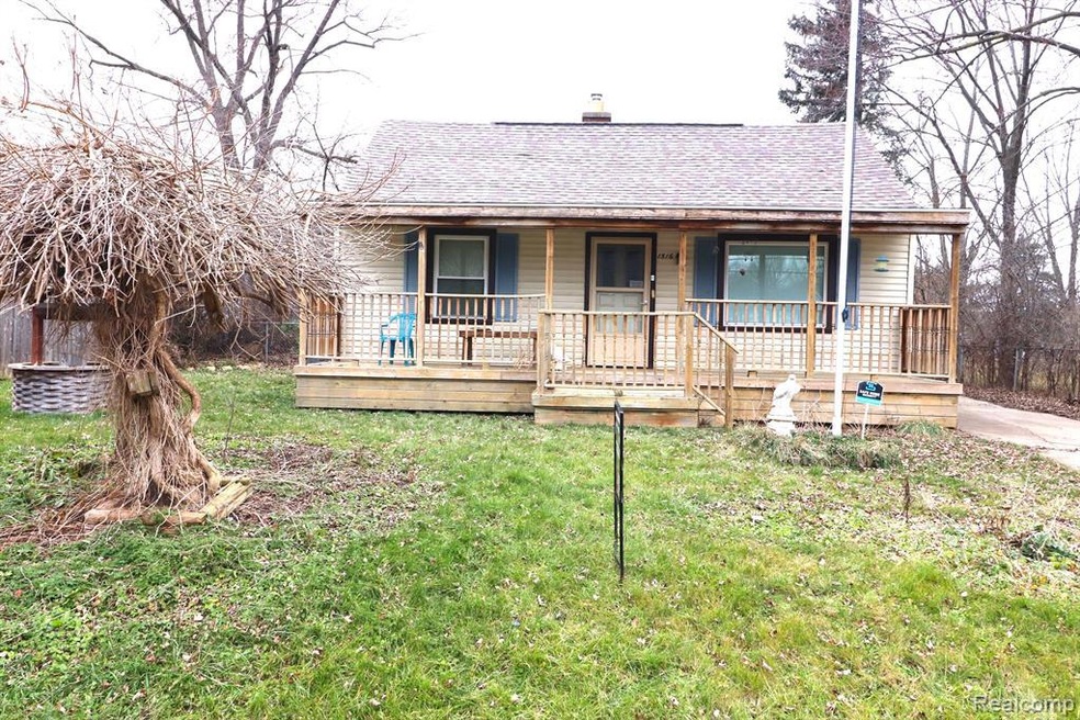 1516 Ryan St, Flint, MI 48532 - photo 1