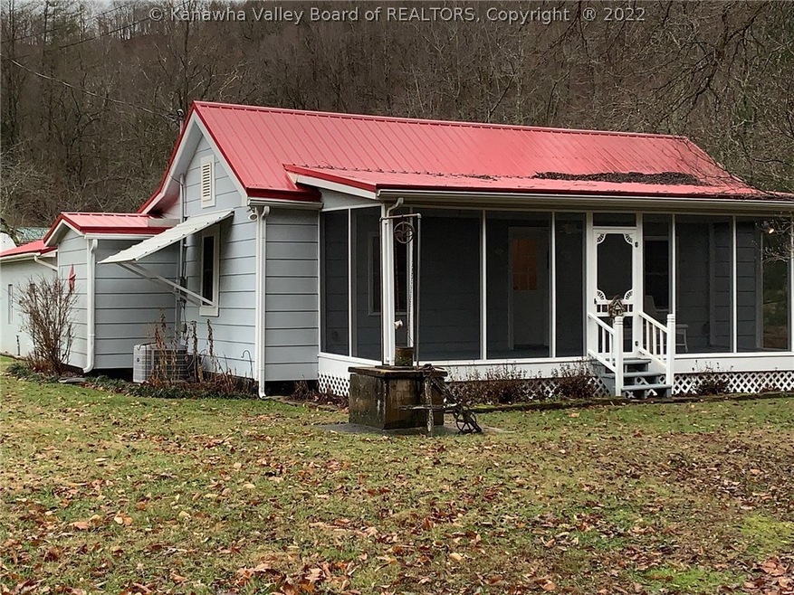 RELAX WITH THE KIDS ON THE FRONT SCREENED PORCH!