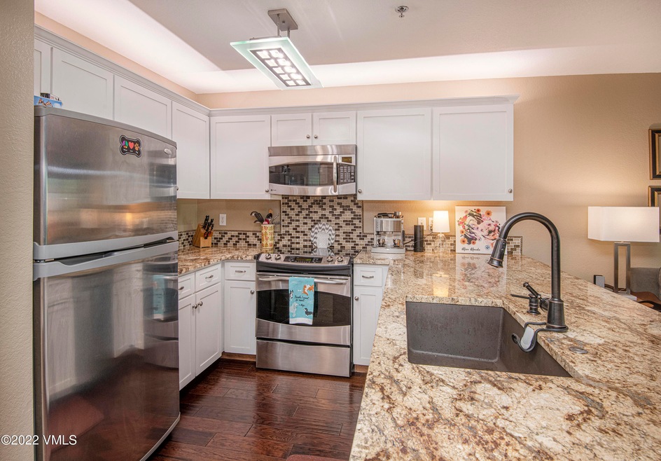 Avon-Crossing-3211-MLS_05