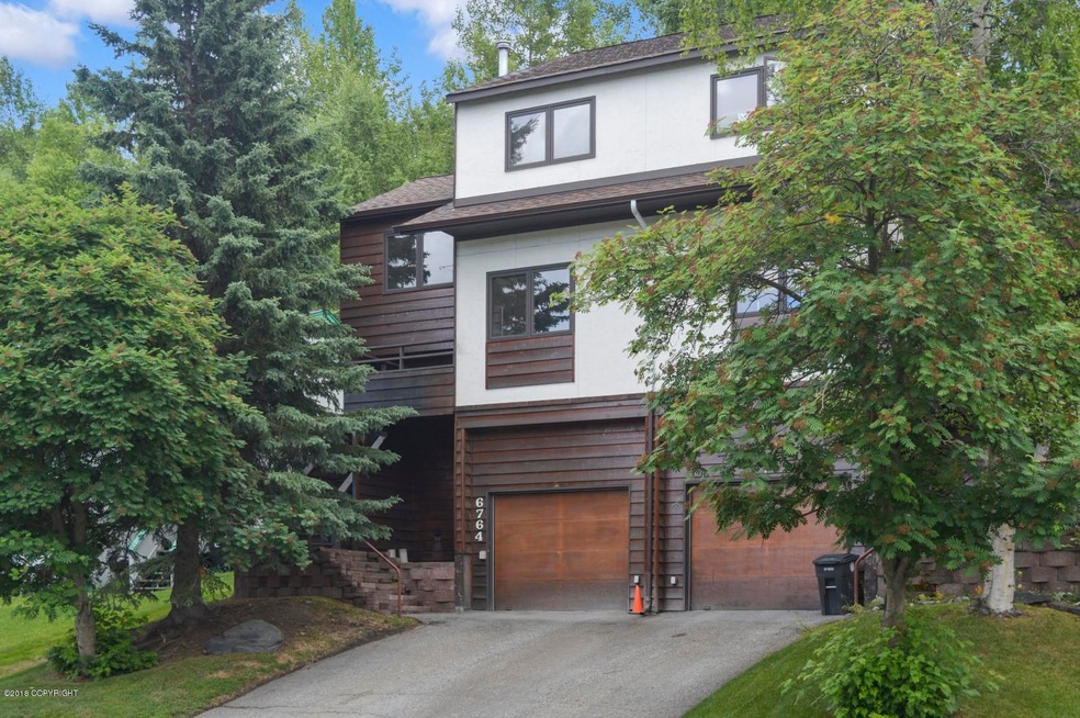 6764 Lunar Drive