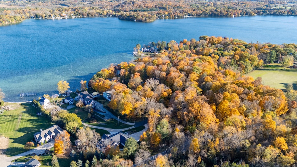 5324 Boettcher Dr, West Bend, WI 53095 - photo 1