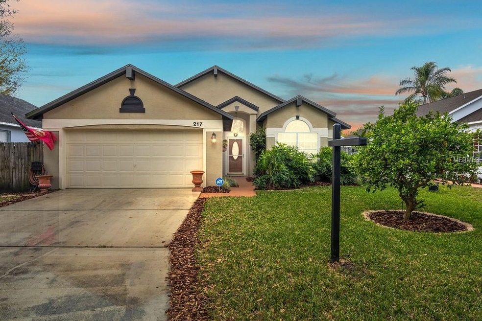 217 Lake Davenport Blvd, Davenport, FL 33897 - photo 1