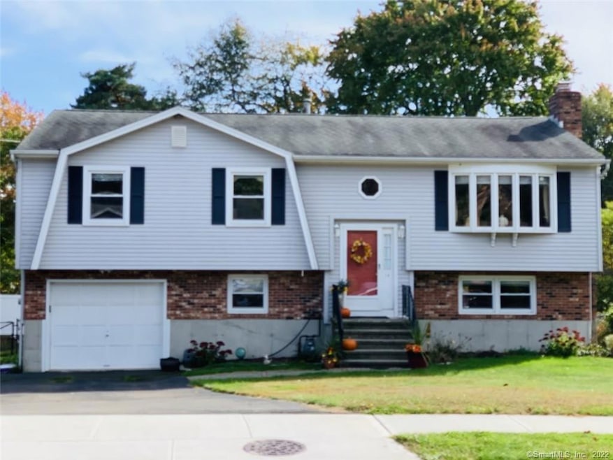 14 Cove Brook Rd, West Haven, CT 06516 - photo 1