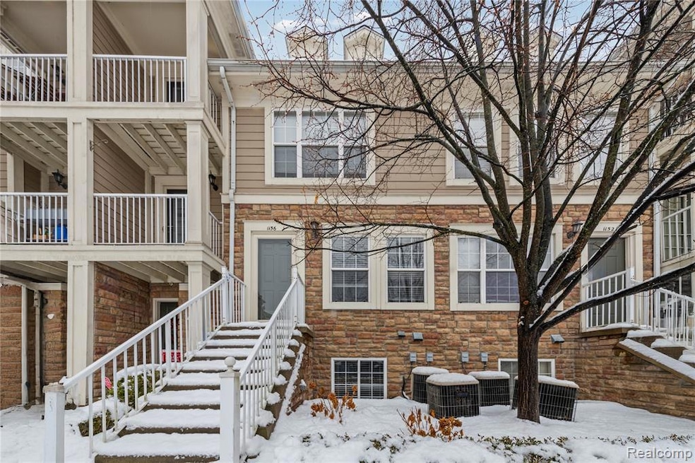 1156 Faulkner unit E4, Troy, MI 48083 - photo 1