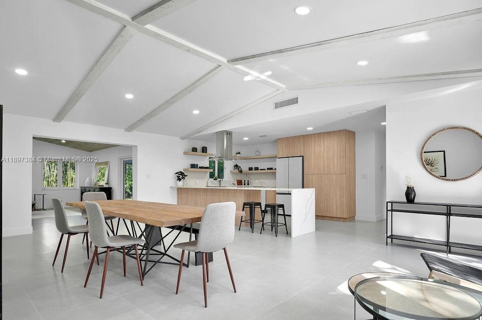 117 NE 20th St, Wilton Manors, FL 33305 - photo 1