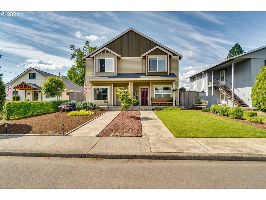 678 NW 4th Ave, Canby, OR 97013 - photo 1