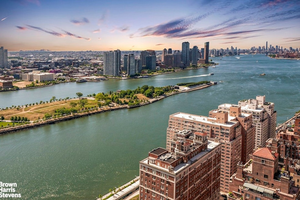 The Sovereign unit 42G, New York, NY 10022 - photo 1