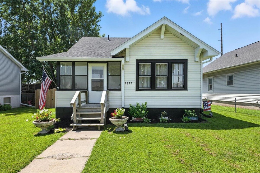 01-2827 2nd Ave1