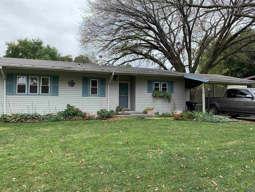 6608 SW Fairdale Dr, Topeka, KS 66619 - photo 1