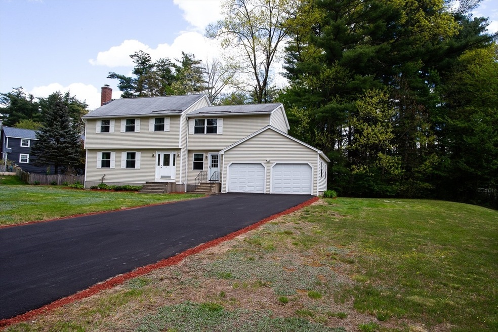 12 Ivy Dr, MerriMacK, NH 03054 - photo 1