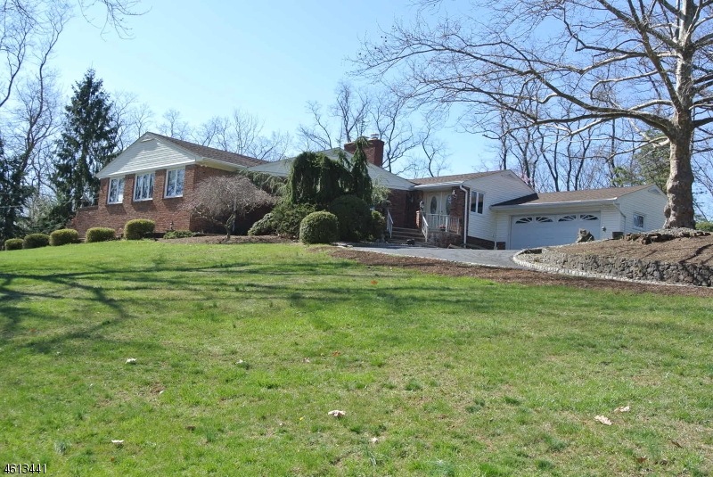 148 Stanie Brae Dr, Watchung, NJ 07069 - photo 1