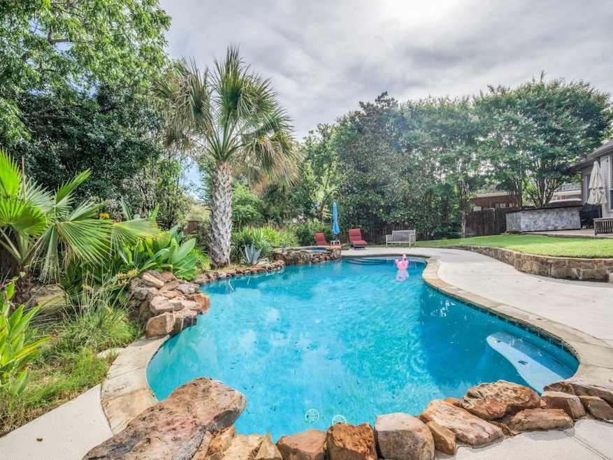 Under Contract $839,900