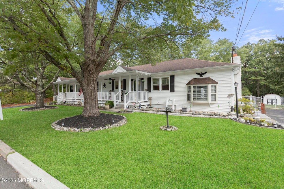 742 W Commodore Blvd, Jackson, NJ 08527 - photo 1