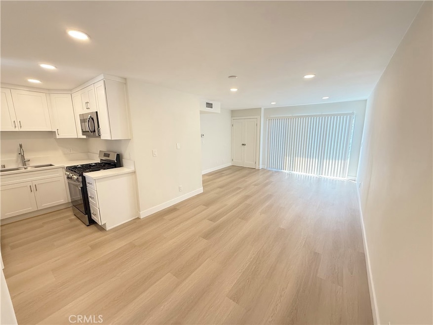 3016 Honolulu Ave unit 11, Glendale, CA 91214 - photo 1