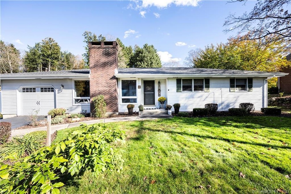 WELCOME to 38 Smith Street in Middletown!
