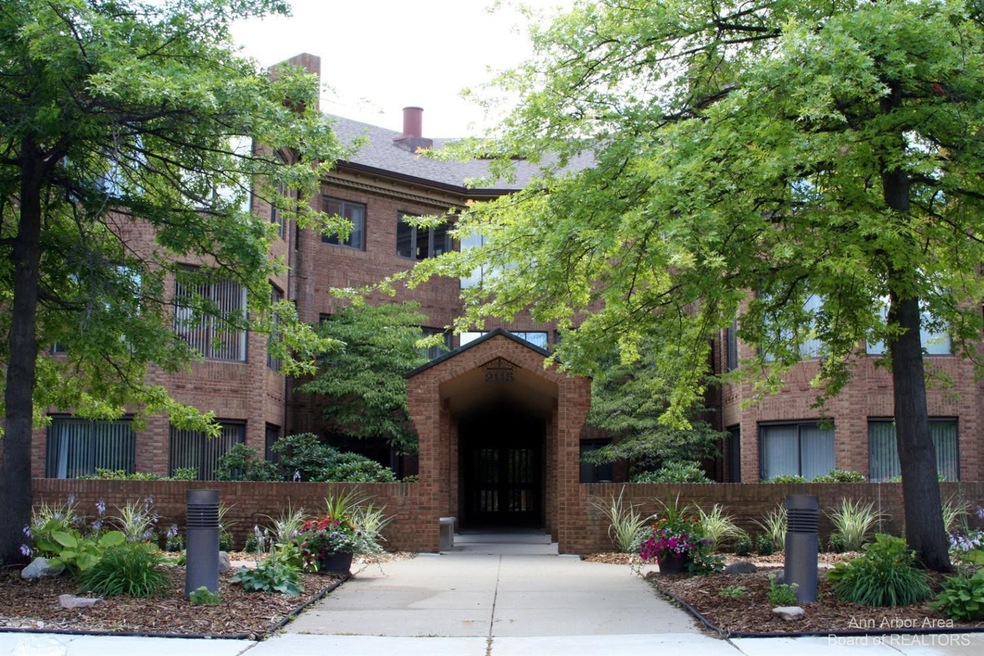 Nature Cove unit 301, Ann Arbor, MI 48104 - photo 1