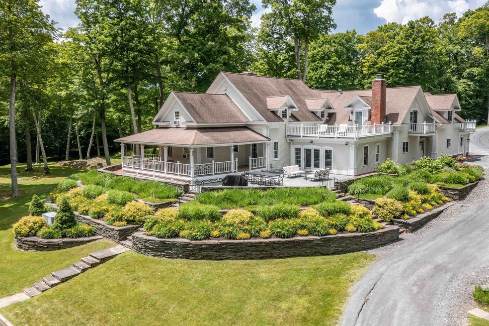 513 Hollow View Rd, Stowe, VT 05672 - photo 1