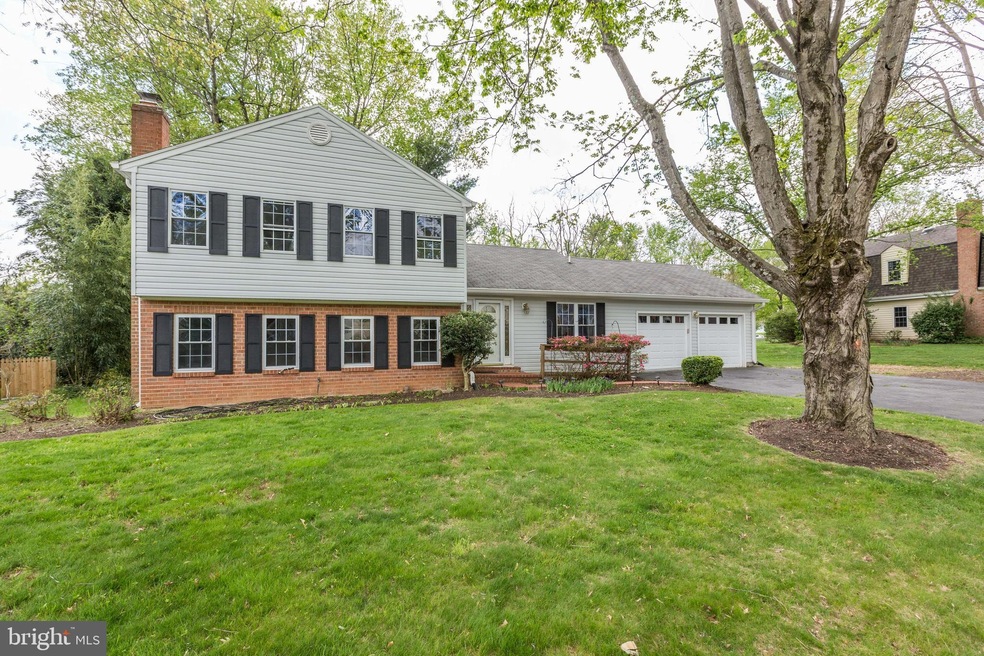 11025 Rutledge Dr, North Potomac, MD 20878 - photo 1