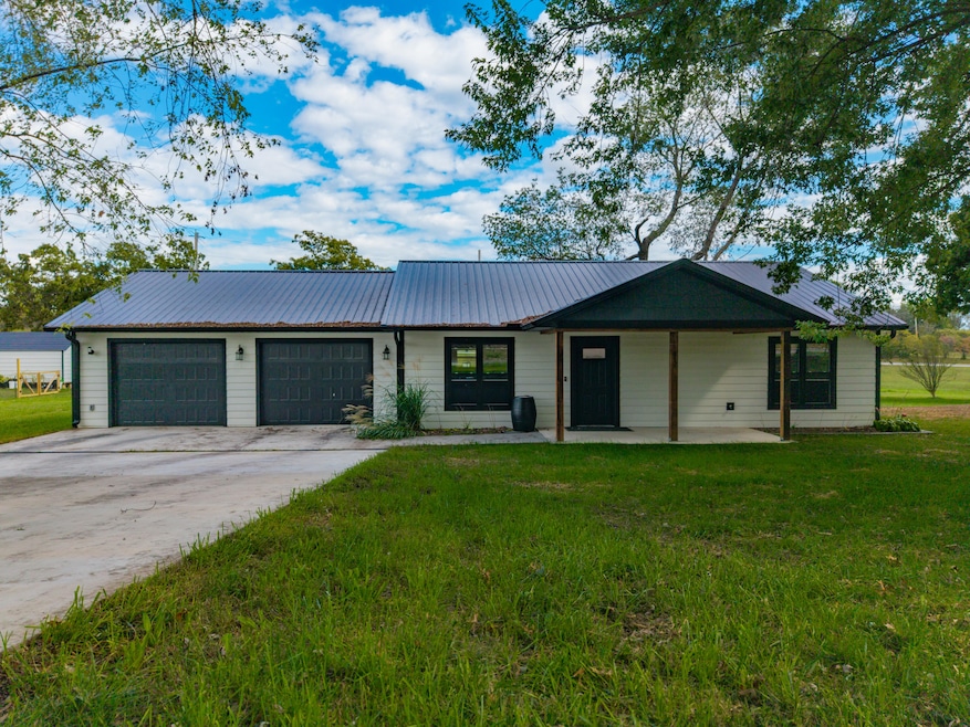 912 Posey St, Ava, MO 65608 - photo 1