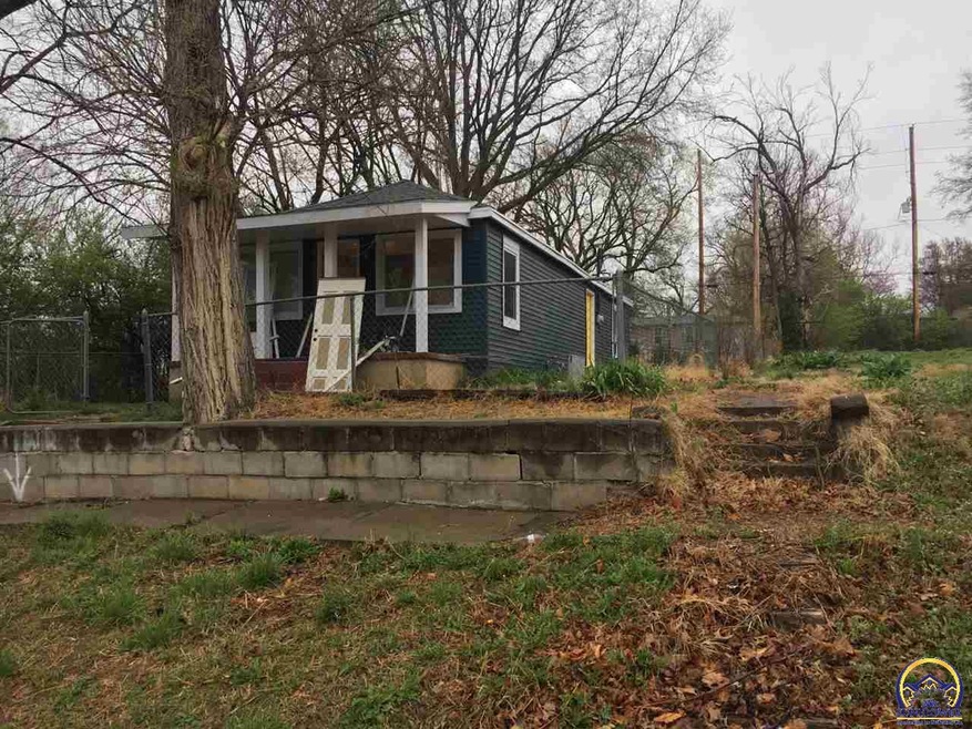 2516 SW Clay St, Topeka, KS 66611 - photo 1