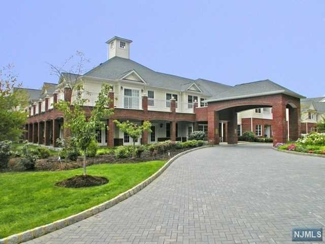 80 Ridgewood Rd unit 301, Township of Washington, NJ 07676 - photo 1