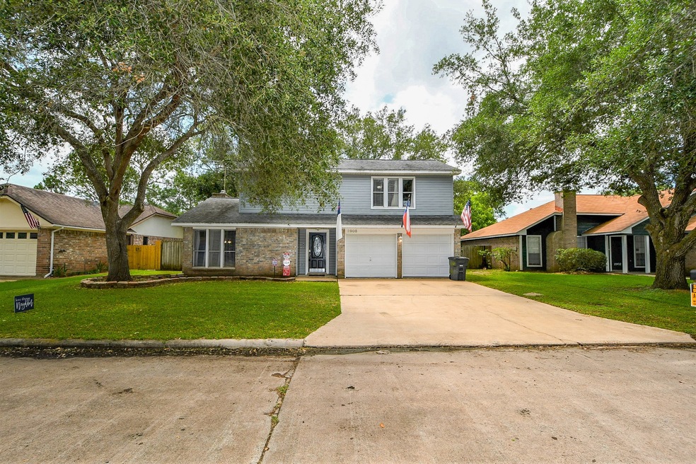 2908 La Mesa St, Bay City, TX 77414 - photo 1